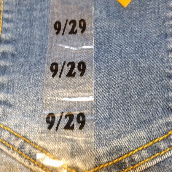 New Celebrity Ace Cotton/Rayon Blend Stretch High-waisted Distressed Shorts - Picture 5 of 9